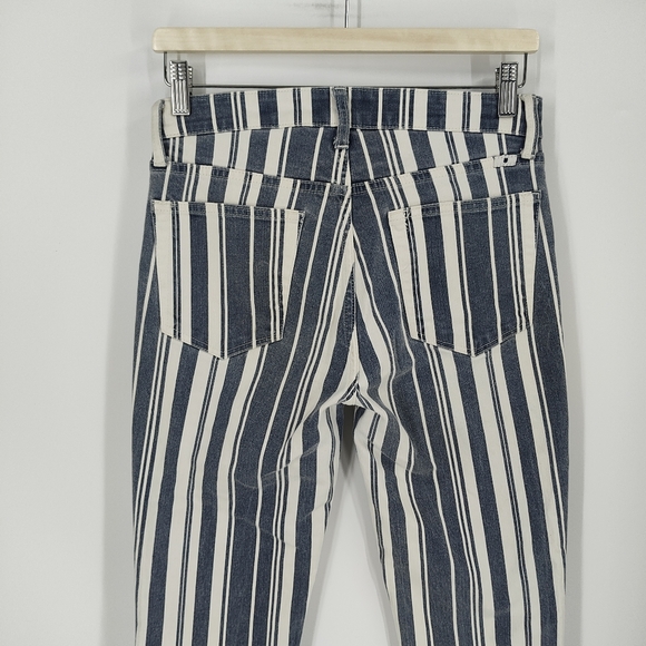 Lucky Brand | "Bridgette Mini Boot" jeans - Picture 6 of 9